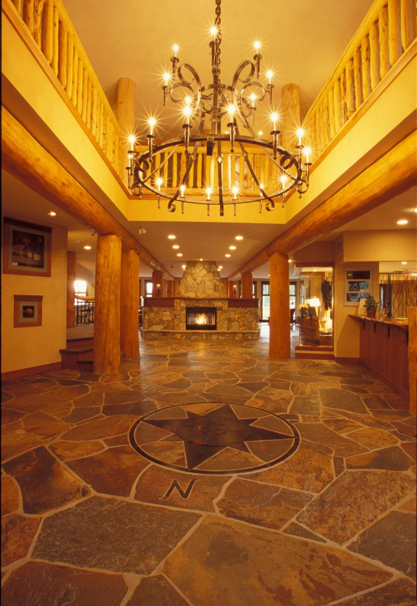 Snow Creek Lodge By Fernie Lodging Co Εξωτερικό φωτογραφία