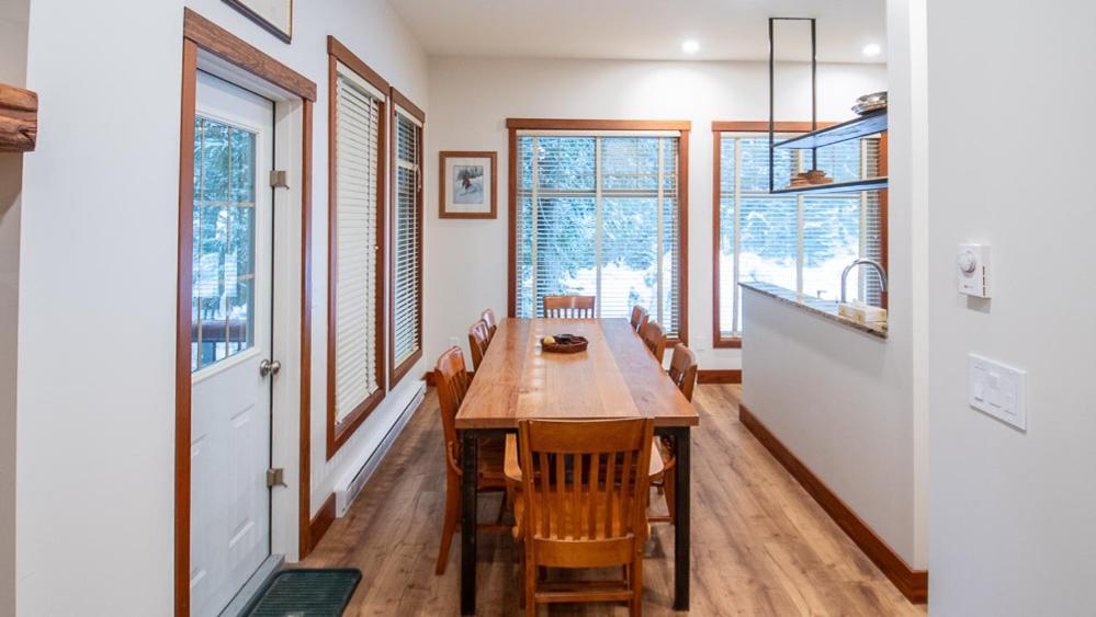 Snow Creek Lodge By Fernie Lodging Co Εξωτερικό φωτογραφία