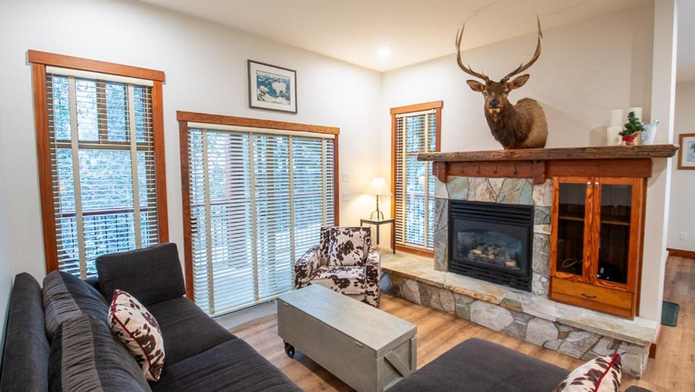 Snow Creek Lodge By Fernie Lodging Co Εξωτερικό φωτογραφία